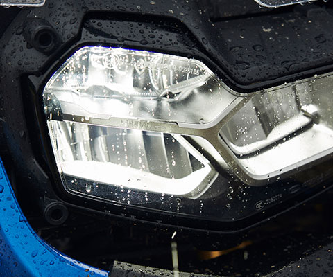 O farol LED do novo BMW F 850 GS Adventure