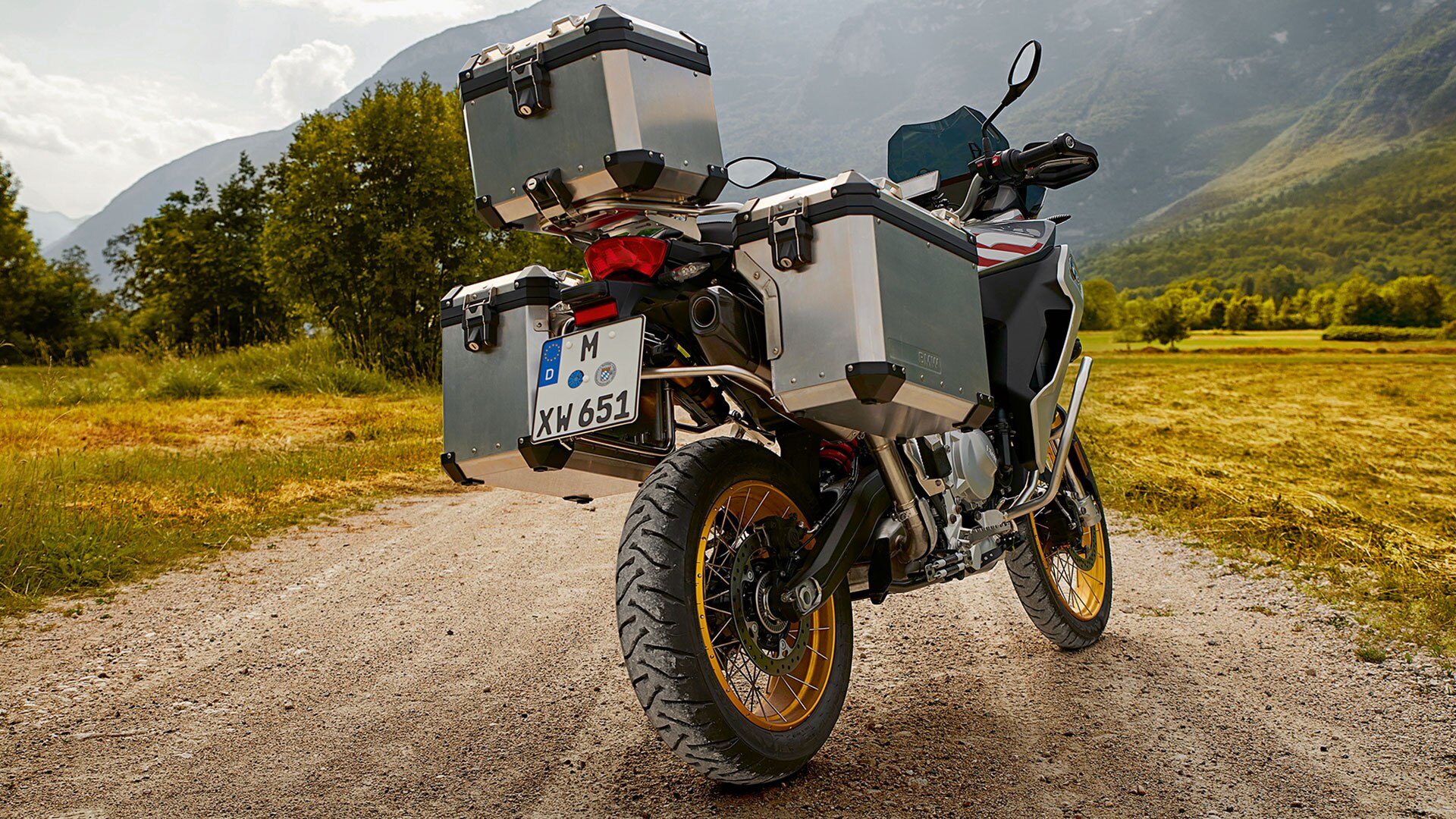 Conceito alargado de espaço de arrumação do novo BMW F 850 GS Adventure