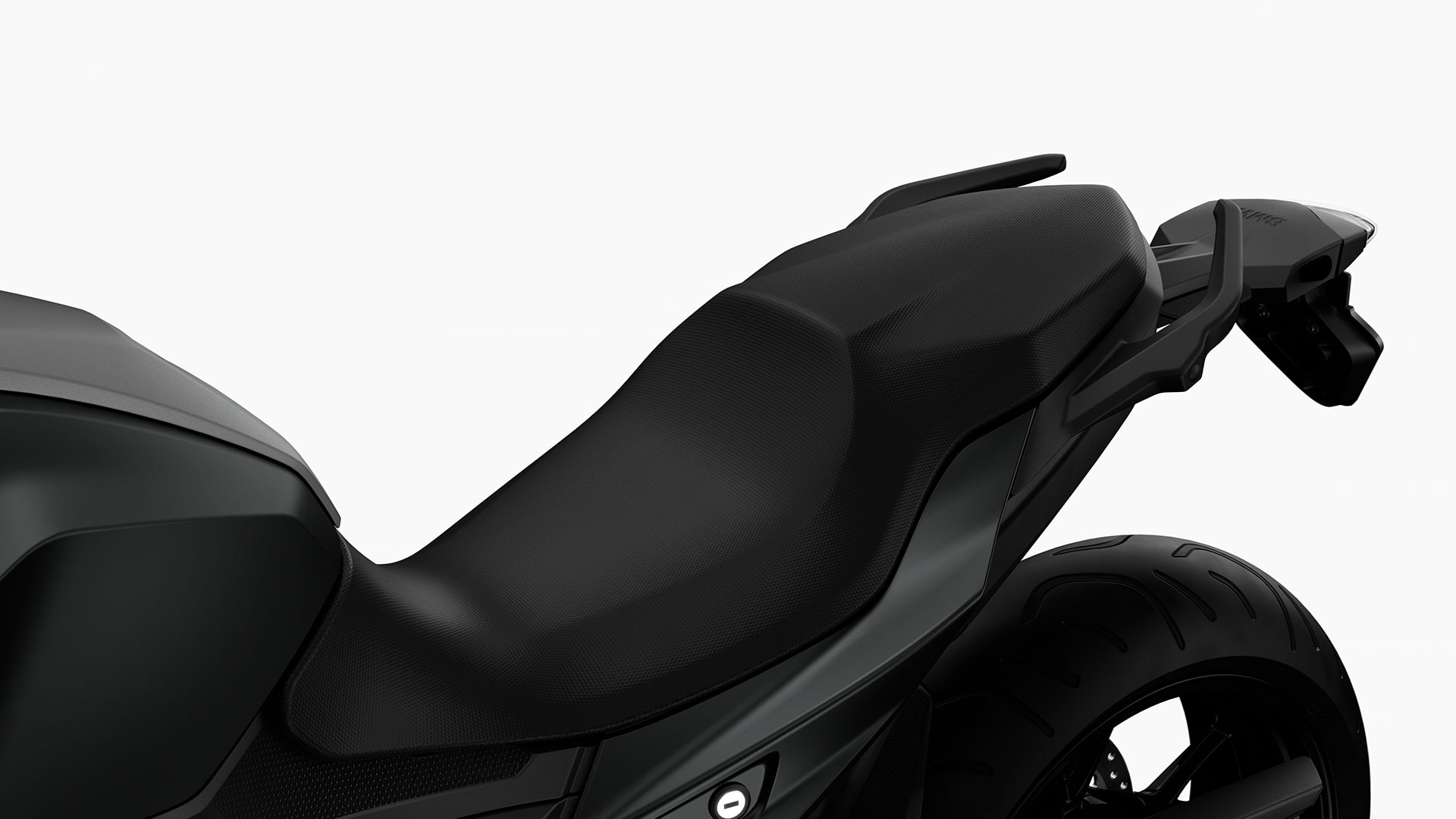 We see the seat of the BMW F 900 XR.