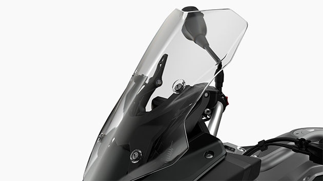 We see the windshield of the BMW F 900 XR.