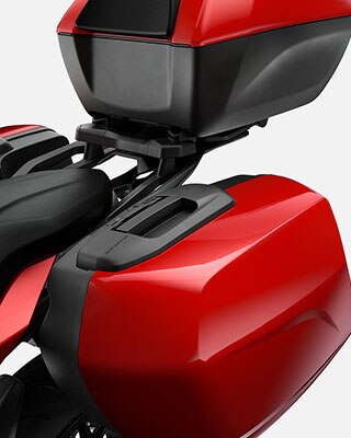 Aqui veem-se as possibilidades de bagagem da F 900 XR.