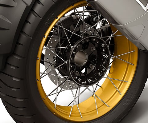 Vemos a Edition 40 Years GS com guiador dourado.