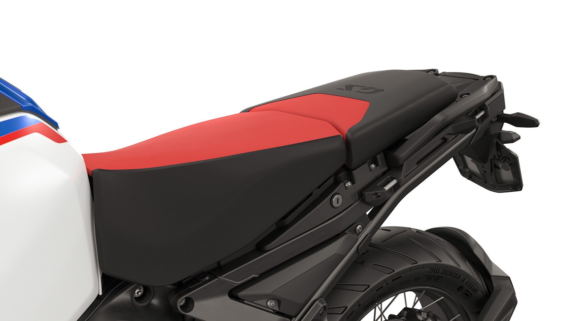 Banco alto para o condutor e banco Sport para o passageiro (banco estilo Rallye)