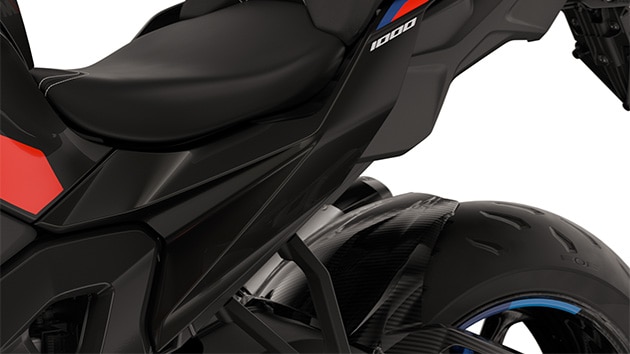 Os componentes em carbono do Pacote M Competition da M 1000 XR da BMW Motorrad