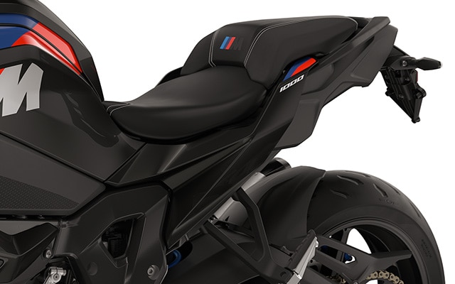A traseira esguia e as peças maquinadas da M 1000 XR da BMW Motorrad