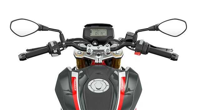 Vemos o guiador e os elementos operacionais da G 310 R.