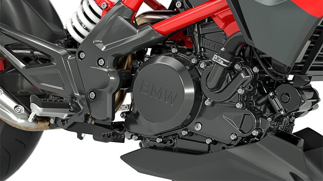 Vemos o motor em Cinza Titânio da G 310 R.