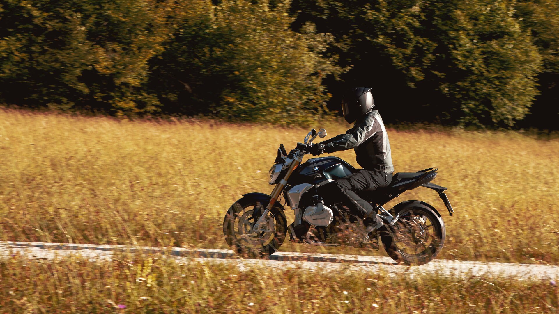 BMW R 1250 R em andamento