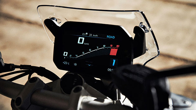 BMW R 1250 R com ecrã TFT