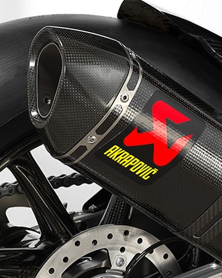 Sistema de escape Akrapovič HP4 Race em titânio sólido