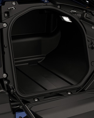 A característica de carregamento lateral da CE 04 da BMW Motorrad