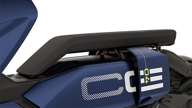 O banco Comfort aquecido na CE 04 da BMW Motorrad